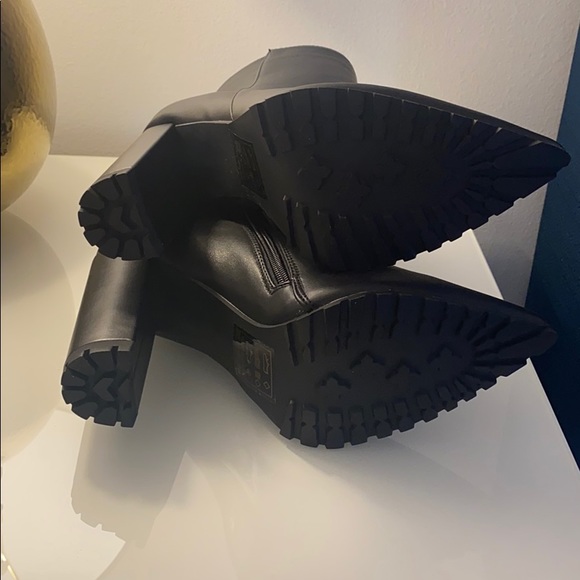 BNWT Signal black booties 🖤 - Picture 4 of 6